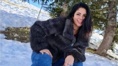 مني زكي تستمتع ببرودة الشتاء وسط ثلوج لبنان (شاهد)