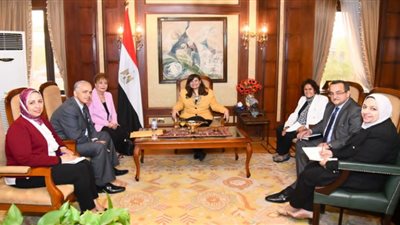 وزيرة الهجرة تستقبل الدكتور حمدي عوض أستاذ التخدير في أمريكا