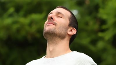 مزارع يبيع الهواء بـ900 جنيه في الساعة