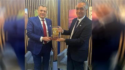 وزير السياحة خلال لقائه بنظيره الأردني: تسهيلات لدخول السائحين بمنفذ طابا البحري