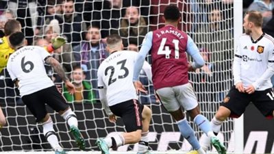 مانشستر يونايتد يسقط أمام أستون فيلا بالبريميرليج