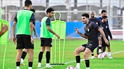 تقسيمة قوية بين اللاعبين على هامش مران الزمالك
