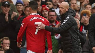 رونالدو يشتبك مع لاعب أستون فيلا على طريقة المصارعة الحرة (فيديو)