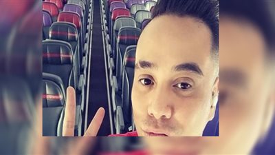 صدمة استرالي وجد نفسه وحيدًا على متن طائرة