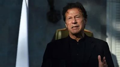 رئيس الوزراء الباكستاني السابق عمران خان يغادر المستشفى