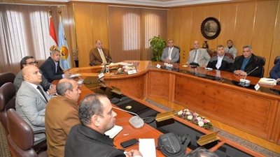 محافظ أسيوط يترأس الاجتماع التنسيقي لبدء تنفيذ مركز السيطرة الإقليمي للشبكة الوطنية الموحدة للطوارئ والسلامة العامة