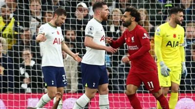 ثنائية محمد صلاح تقود ليفربول للتقدم على توتنهام في الشوط الأول