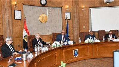 لجنة لاختيار المرشحين لعمادة كليات جامعة قناة السويس