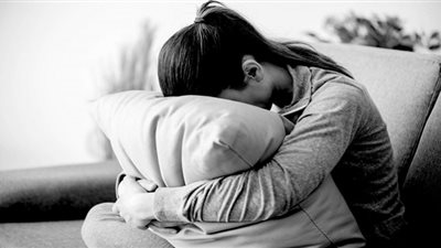 عرض غير متوقع يصدم طفلة.. الاكتئاب كلمة السر