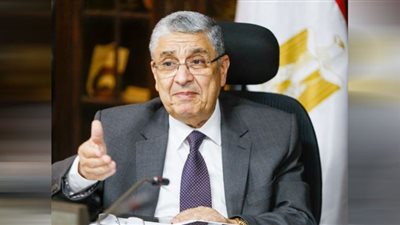 وزير الكهرباء يستقبل 2300 شكوى على هاتفه الشخصي (شاهد)