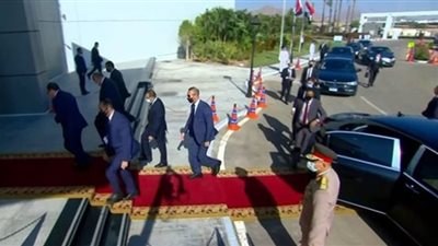 السيسي يصل مقر انعقاد مؤتمر المناخ 