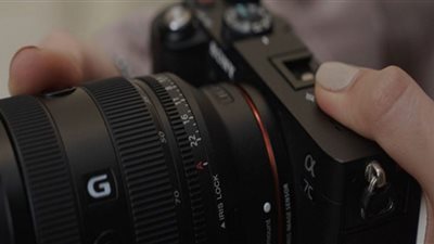 سوني تطور عدسة E-mount.. هل تفيد مصوري الأحداث الرياضية