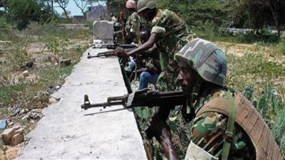 مسلحون يهاجمون قاعدة عسكرية صومالية