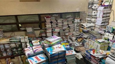 القبض على مسؤول مطبعة يبيع كتبًا خارجية من دون تصريح
