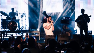 عزيز مرقة بمسرح الزمالك في حفل كامل العدد ..صور