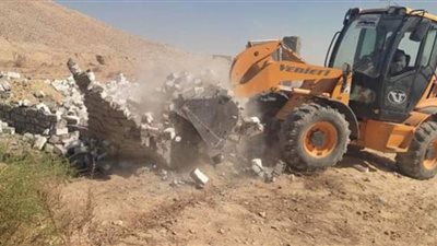 تنفيذ 3 حالات إزالة فورية بقرية أبنود في قنا