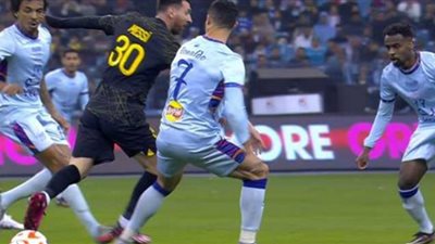 ممثل تركي يشعل غضب الجماهير السعودية بسبب كأس موسم الرياض (فيديو)