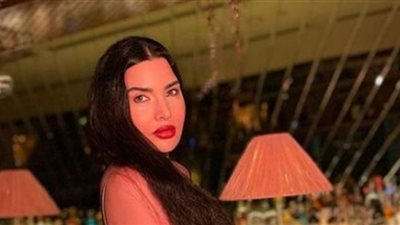 لاميتا فرنجية تشعل الأجواء باللون الذهبي (شاهد)