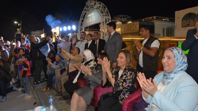 آلة الهارب تستقبل ضيوف قمة المناخ بجناح وزارة الثقافة بالمنطقة الخضراء