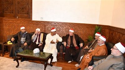بدء وصول كبار القراء إلى مسجد الإمام الحسين لانطلاق المقرأة