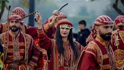 انطلاق مهرجان الفنون الأدائية الجبلية بمنطقة عسير