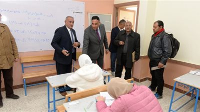 محافظ الدقهلية يتفقد سير امتحانات الشهادة الاعدادية