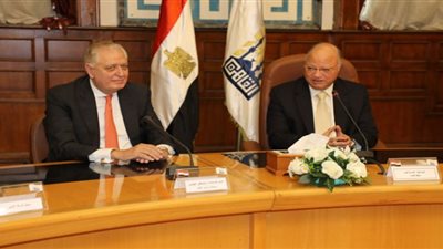 محافظ القاهرة يوقع اتفاقية تسوية مع عدد من المستثمرين بمنطقة حكر أبو دومة