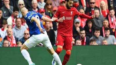 ليفربول يتعادل مع إيفرتون من دون أهداف في الشوط الأول