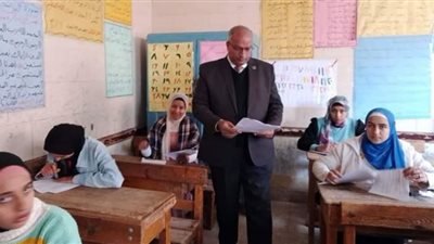 محافظ بني سويف يتابع مع مسؤولي التعليم انتظام امتحانات الشهادة