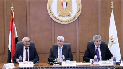 وزير التعليم العالي يوجه بسرعة إعلان نتائج الجامعات