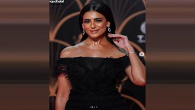 ولاء الشريف تتألق بجمسوت كاشميري.. صور