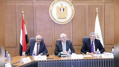 تكثيف التدريب الميداني لطلاب كليات التربية