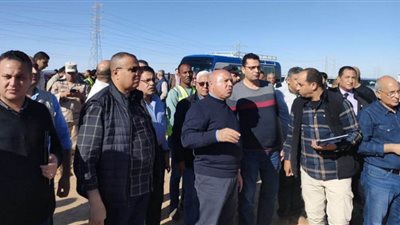 وزير النقل يتفقد مواقع العمل بالخط الثاني للقطار الكهربائي السريع