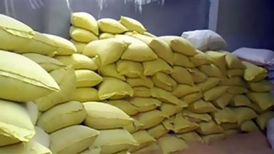 ضبط طن أعلاف حيوانية مجهولة المصدر