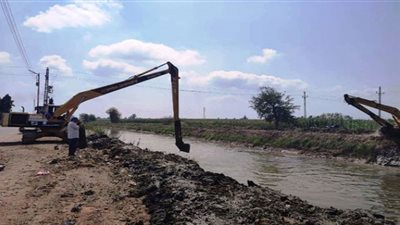 محافظ الشرقية يُتابع تطهير ترعة الصادي لخدمة 30 ألف فدان