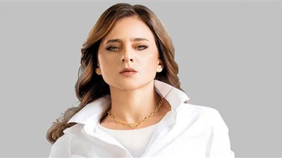 نيللي كريم تواصل تصوير 