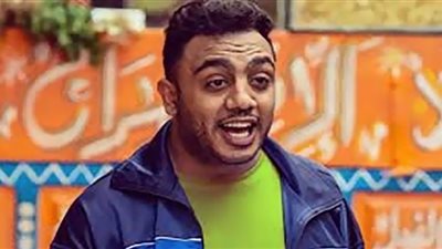 أوس أوس يصف عادل إمام بـ