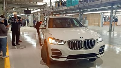 سعر ومواصفات أول سيارة BMW مجمعة محلياً 