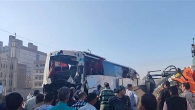 اصطدام قطار بأتوبيس طلاب على مزلقان الحسينية بالشرقية