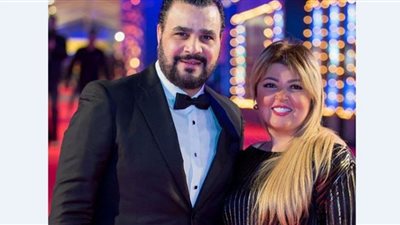 مجدي كامل يفاجئ زوجته مها أحمد على الهواء (فيديو)