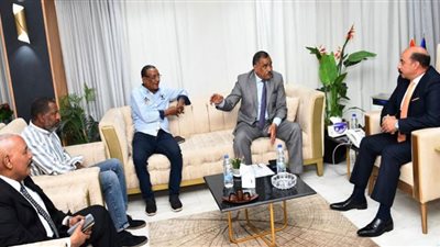 محافظ أسوان يؤكد على دعمه لمسيرة نادى أسوان الرياضى