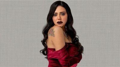 رانيا يوسف تسرق الأضواء بالأسود المُجسم في حفل 