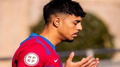 شاهد..لحظة مؤثرة للمغربي شادي رياض بعد مشاركته الأولى مع برشلونة