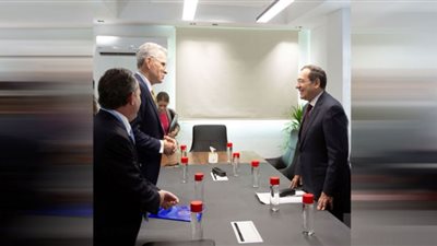 وزير البترول يلتقي مساعد وزير الخارجية الأمريكي لموارد الطاقة