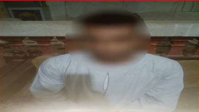 ضبط شخص للنصب على بائع بأحد المحال ومغافلته في سوهاج