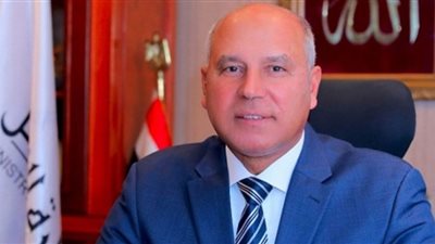 وزير النقل المصري يعترف بعجز إيرادات السكة الحديد والدولار يفاقم الأزمة