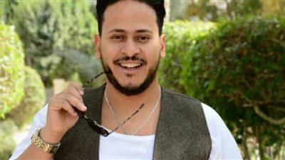 كريم عفيفي الأخ الأصغر لمحمود حميدة فى 