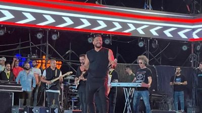 جمهور الإسكندرية يستقبل حماقي بحفاوة كبيرة.. صور