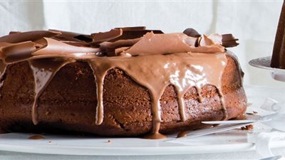 طريقة عمل كيكة بالشوكولاتة لعشاق الحلويات