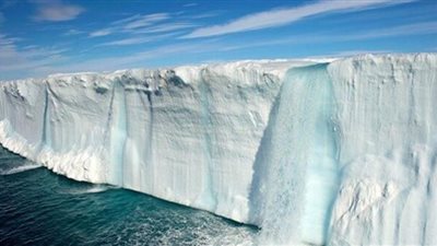 دراسة تحذر من مخاطرذوبان الصفيحة الجليدية في شمال شرق جرينلاند